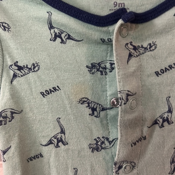 Carters romper - Picture 3 of 3